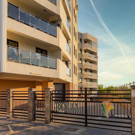 Uniquemoments Airport Apartment & Secure Parking & Airport Shuttle Яш Екстериор снимка
